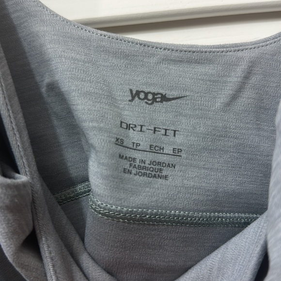Nike Yoga Set - Picture 3 of 8